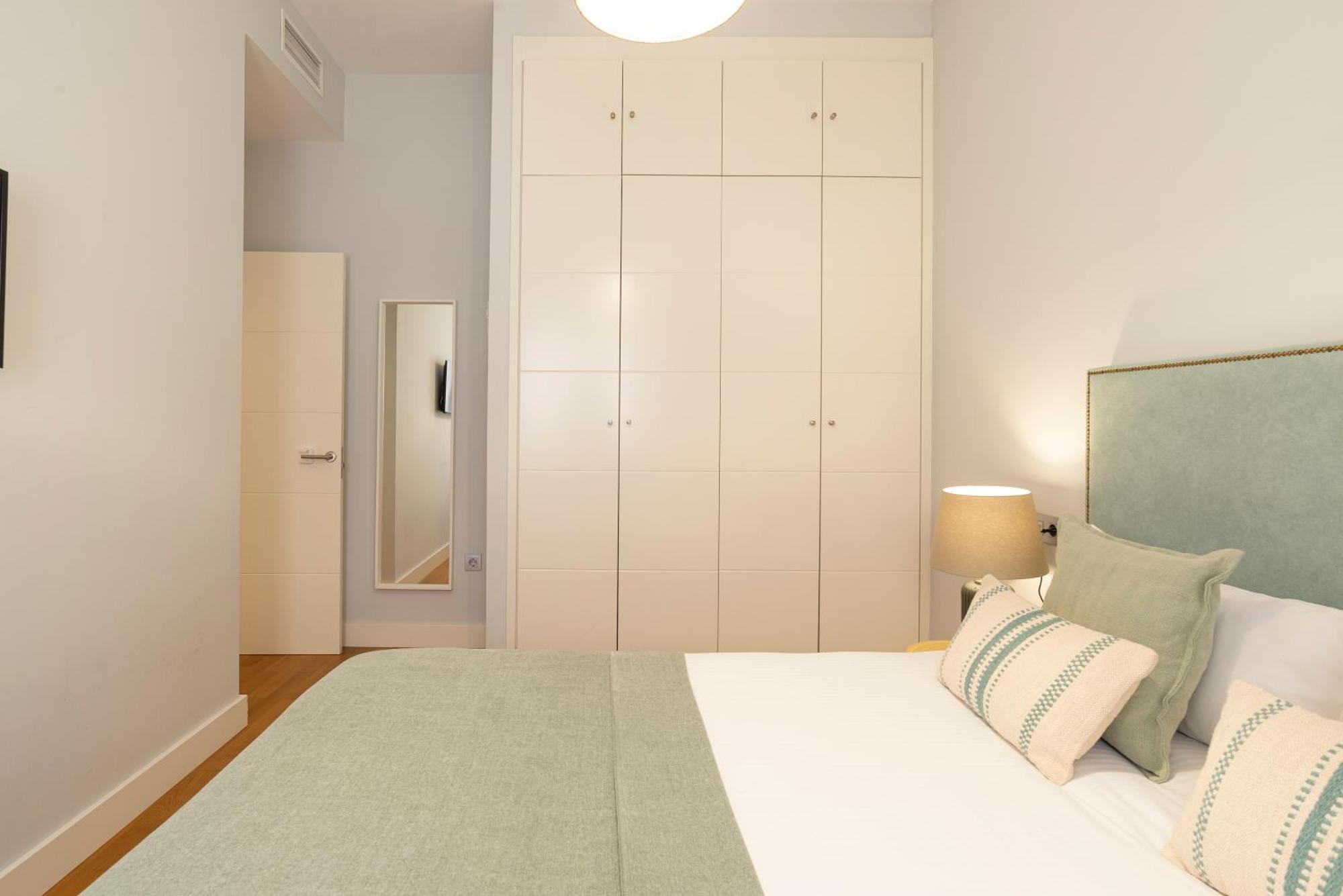 Souviron & Old Town By Ele Apartments Málaga Exterior foto